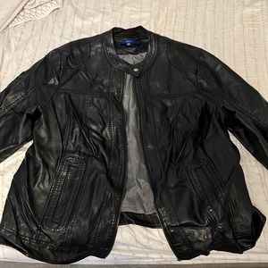 It no longer fits me! I only wore it a handful of times! It is an Apt 9 size 1x